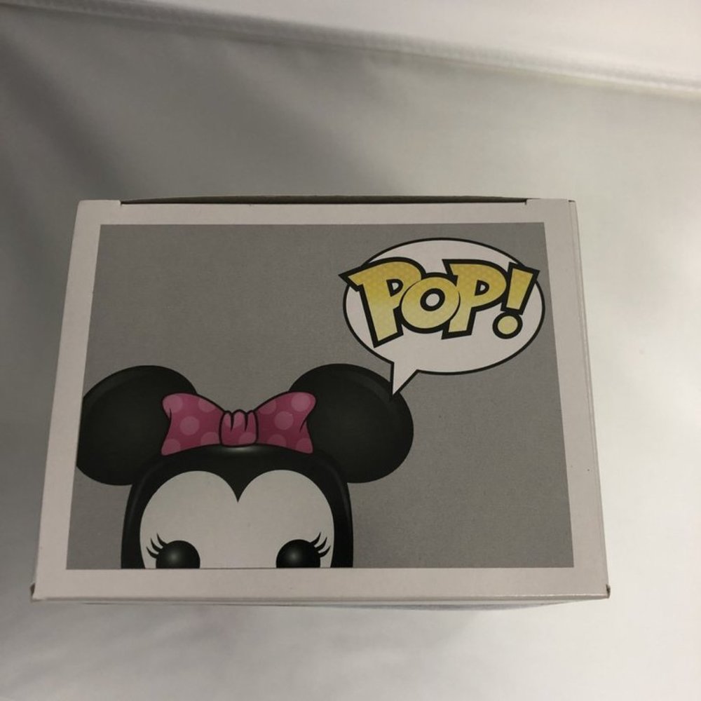 Funko Pop! Disney Minnie Mouse (Red Dress) #23 - Picture 4 of 5